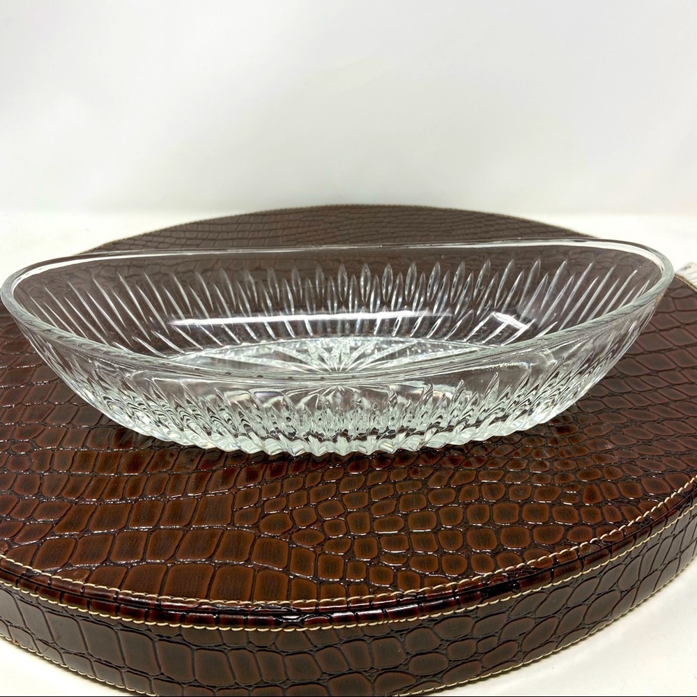Princess House Highlights 24% Full Lead Crystal Oval Serving Dish.